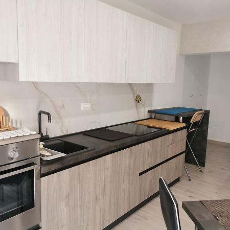 Romantic Apartment For Two On The Sea Zambratija  Bagian luar foto