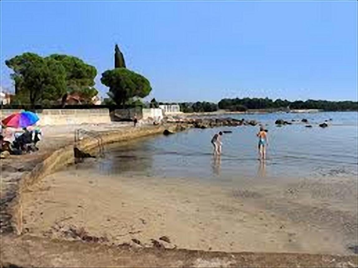 Romantic Apartment For Two On The Sea Zambratija  Bagian luar foto