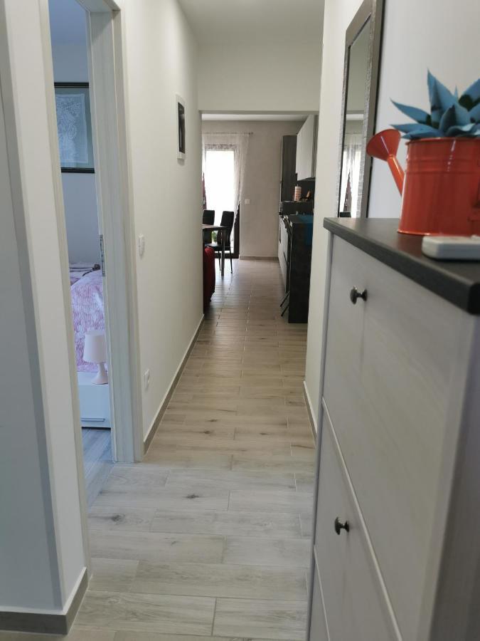 Romantic Apartment For Two On The Sea Zambratija  Bagian luar foto